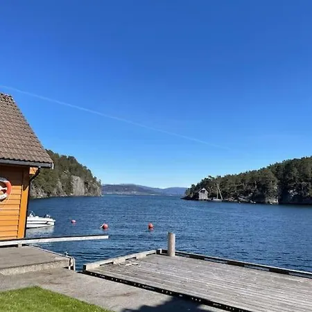 Cozy Ground Floor In Nature, By Driving 300 Metres Of Gravel Road On Top Of The Hill Apartment Lunde (Hordaland)