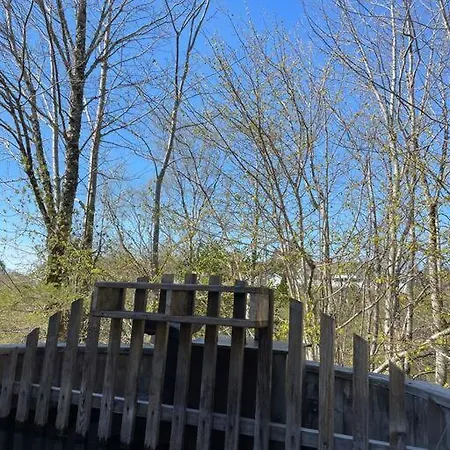 Apartment Cozy Ground Floor In Nature, By Driving 300 Metres Of Gravel Road On Top Of The Hill