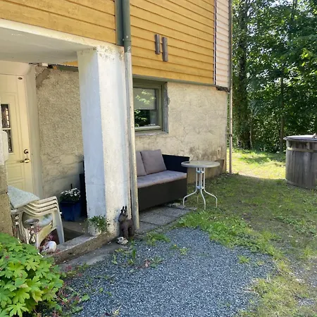 Cozy Ground Floor In Nature, By Driving 300 Metres Of Gravel Road On Of The Hill 公寓