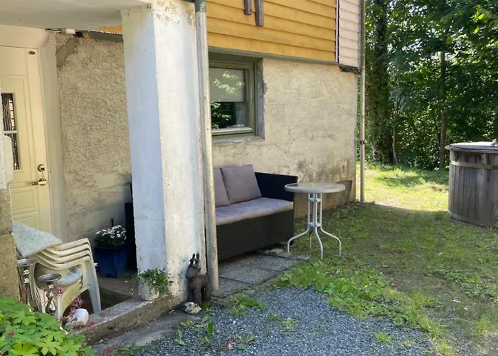 Cozy Ground Floor In Nature, By Driving 300 Metres Of Gravel Road On Of The Hill Apartamento